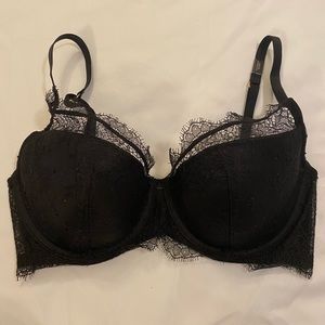 Victoria’s Secret WITH TAGS lined plunge bra